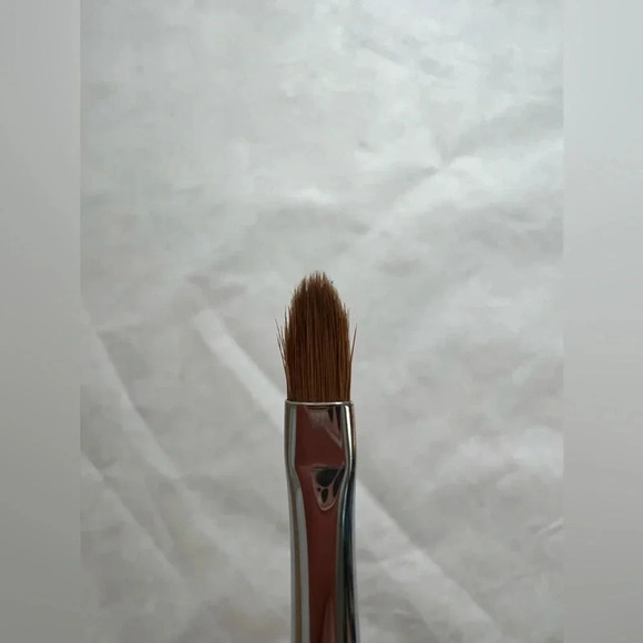 shu uemura Brush 6M Sable Lip & Concealer Brush Japan New - Picture 4 of 5